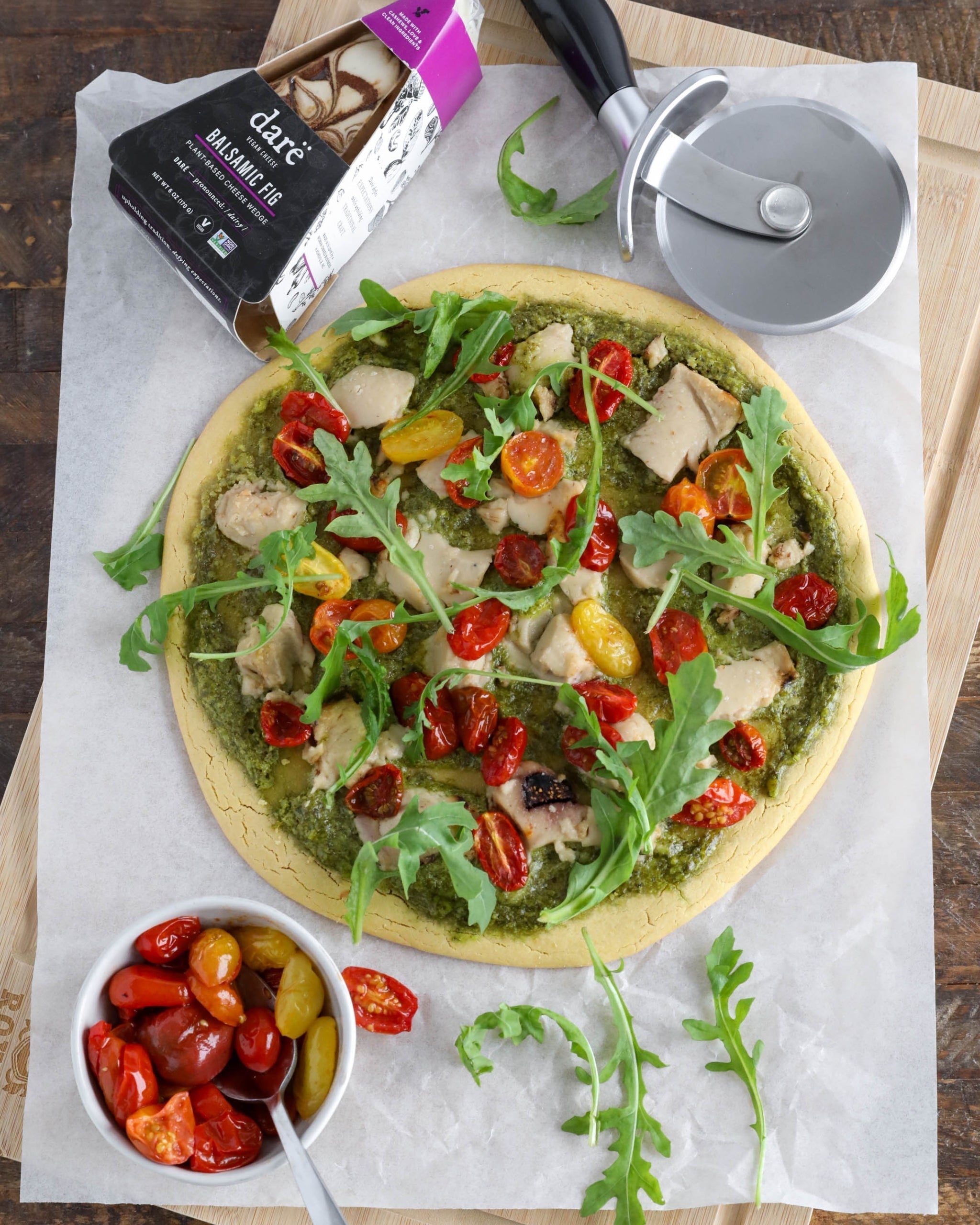 Darë Tomato Pesto Pizza
