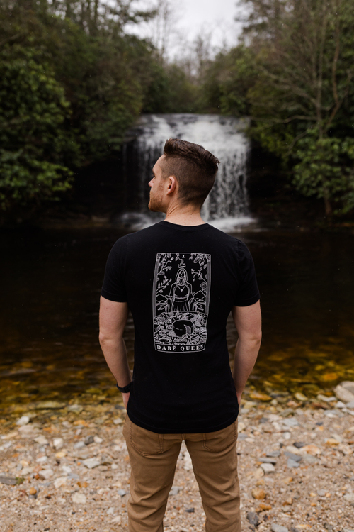 Load image 1 in gallery view. Darë Queen Tarot Card Shirt